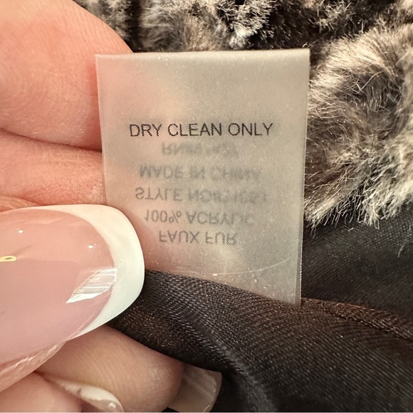 Dolce Cabo Faux Fur & Faux Leather Drape Vest Size S – Black/Gray - Picture 11 of 16